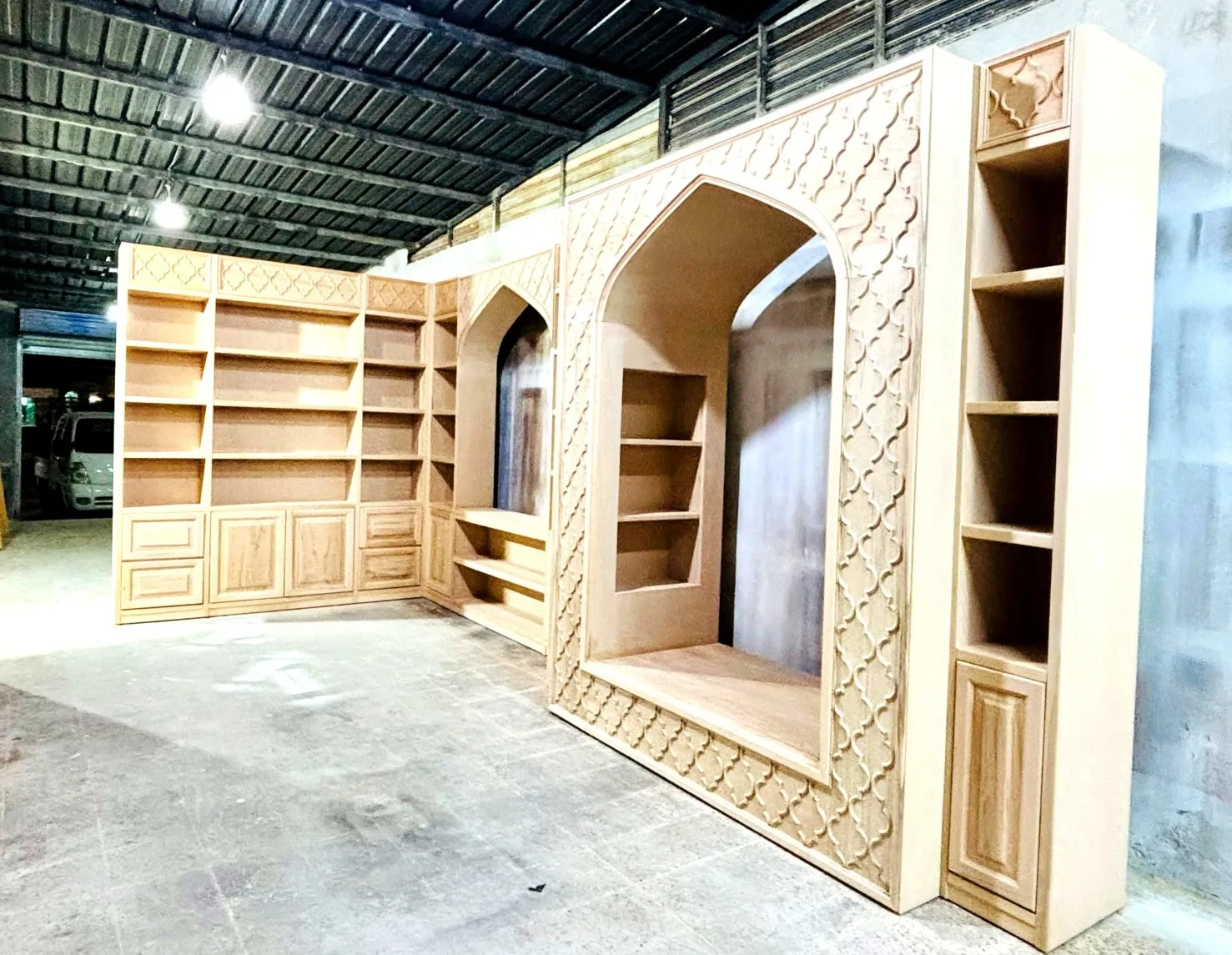 The same majlis being built in Gambini's workshop before installation