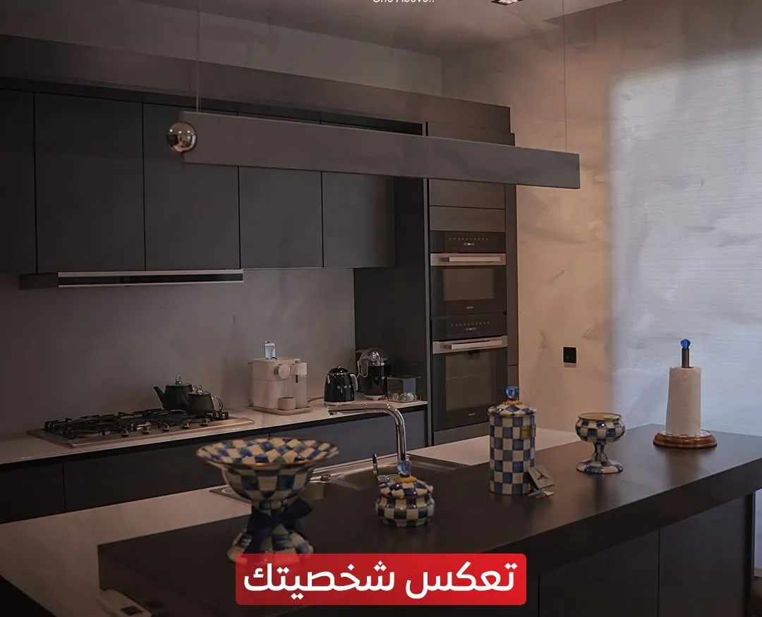 Luxury penthouse by Gambini – kitchen island and integrated appliances